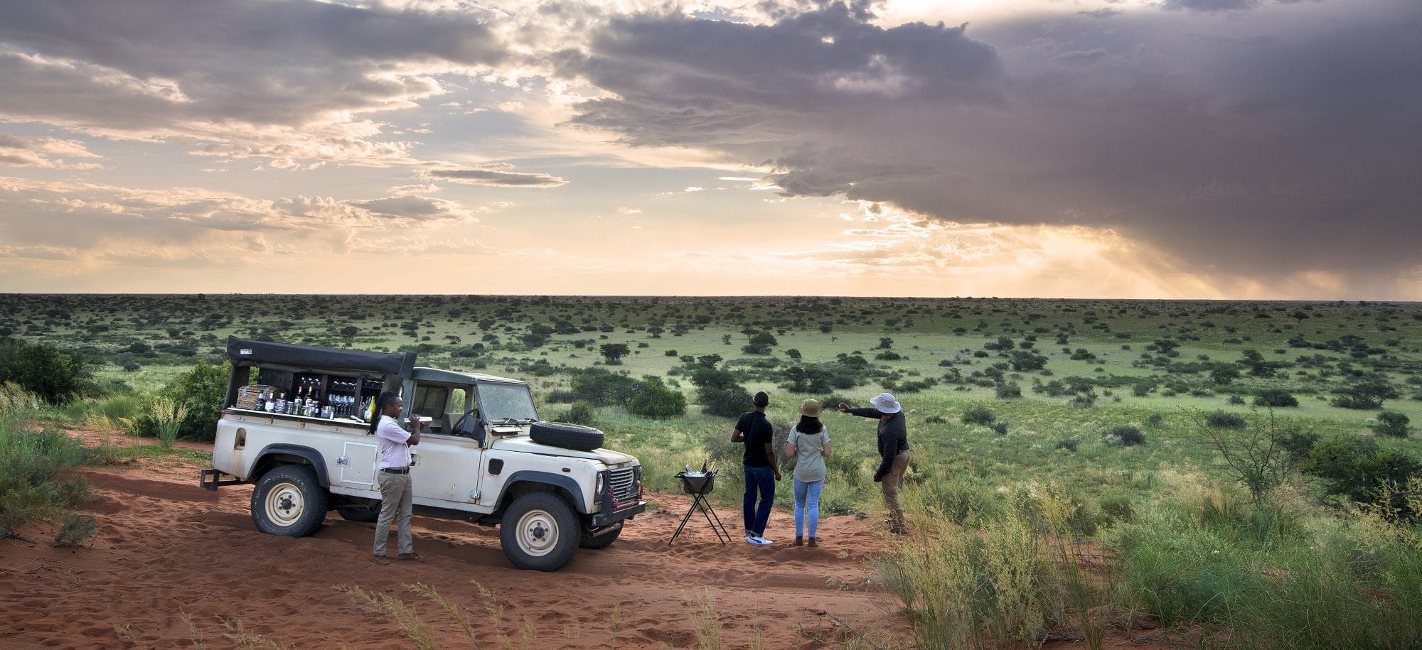 Tswalu-dinner-jeep-africanluxury