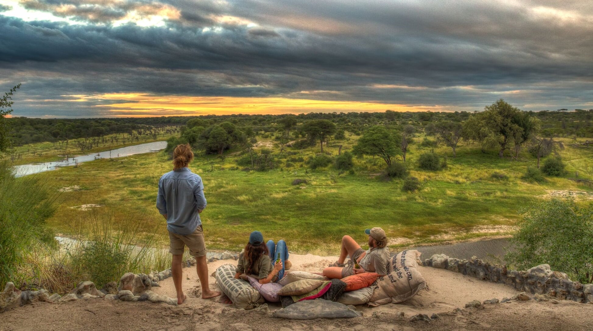 Meno a Kwena - Makgadikgadi Pans National - Header - African Luxury