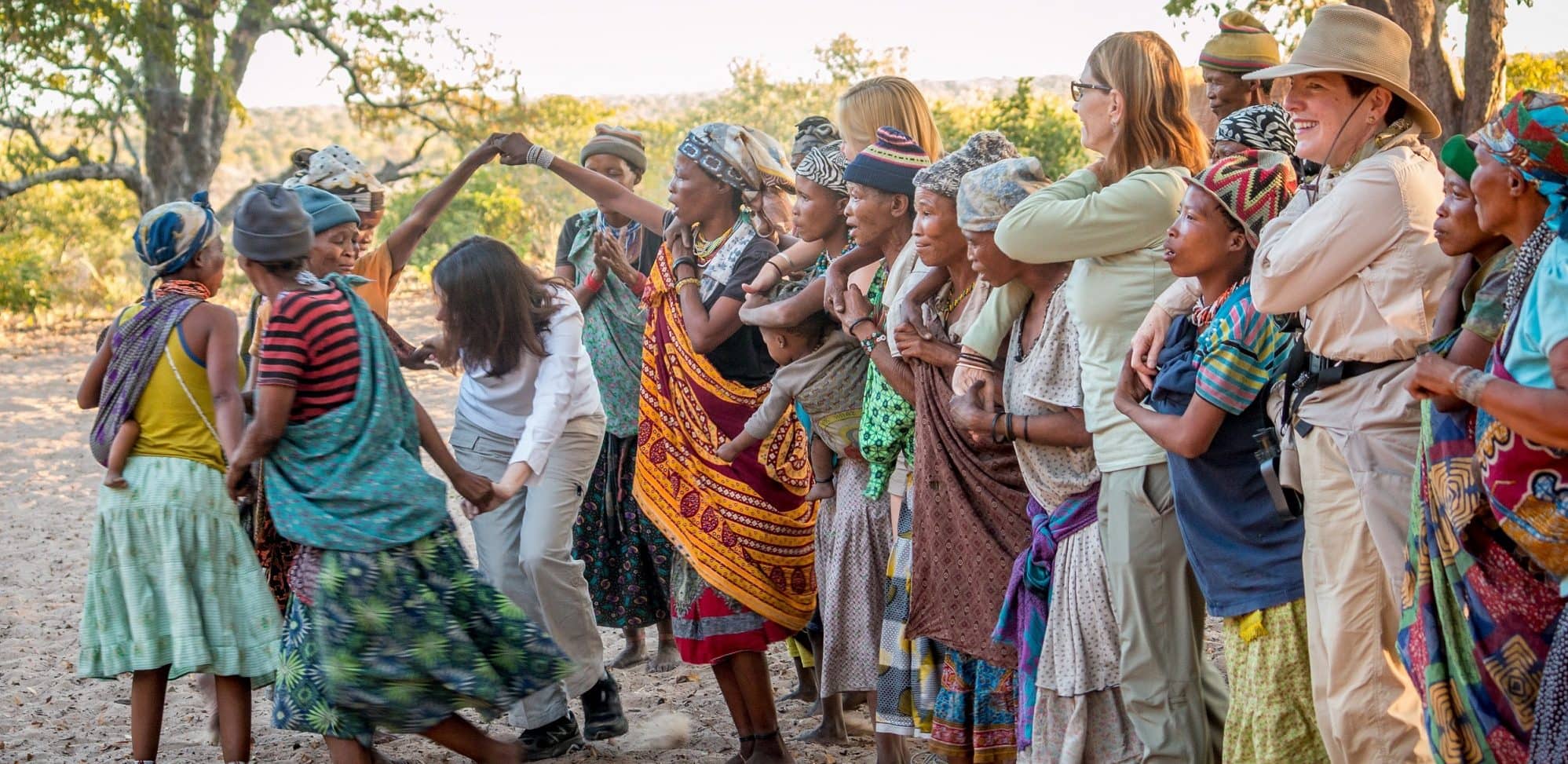 Header-Dancing with San Bushman-namibië-african-luxury